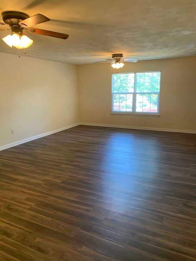 415 Laurence Ln, Blacksburg, VA 24060 - photo 2