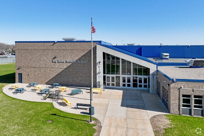 Big Lake Middle School serves area students in grades 6-8.