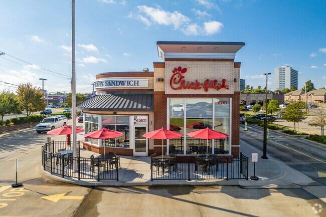 There are several national fast food chains in Fox Run.
