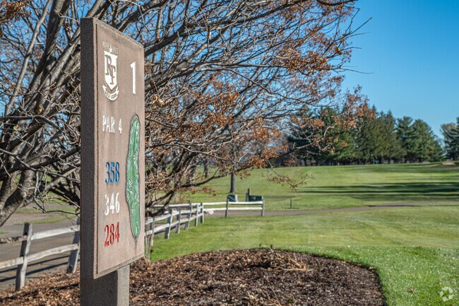 The River Falls Golf Course is the closest option for Kinnickinnic residents.