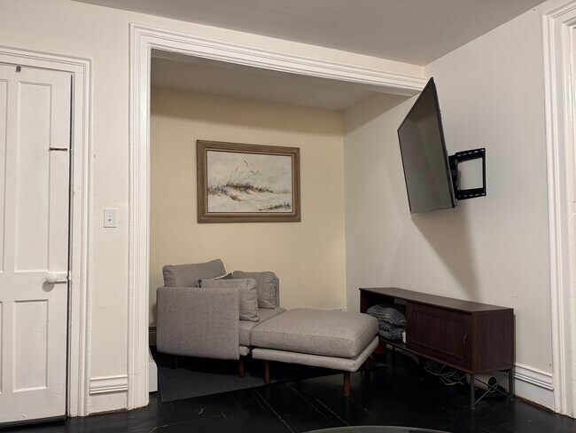 813 19th St unit 1, Watervliet, NY 12189 - photo 5