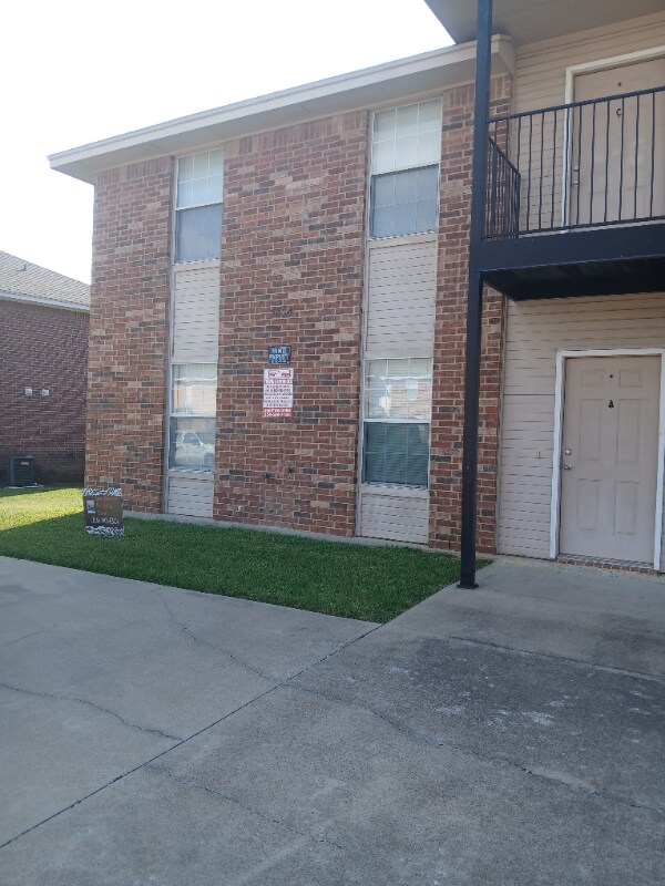 1603 Duncan Ave unit 5804 Redstone dr, Killeen, TX 76541 - photo 1