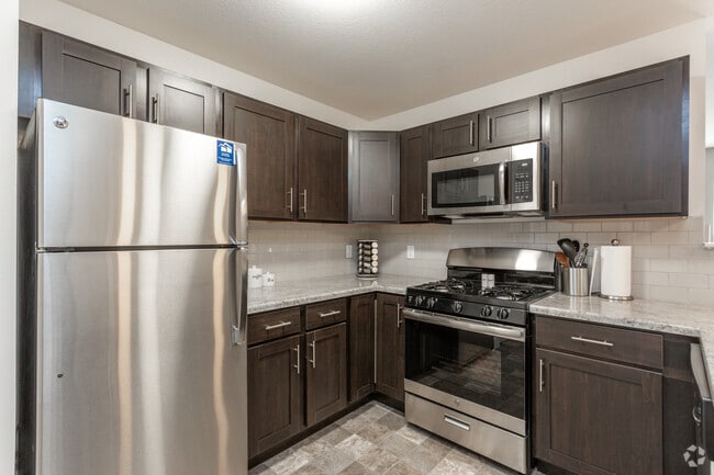 Strathmore Apartment Homes, West Des Moines, IA 50266 - photo 7