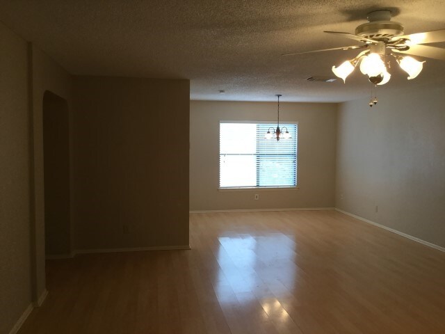 6906 Congressional Blvd, San Antonio, TX 78244 - photo 5