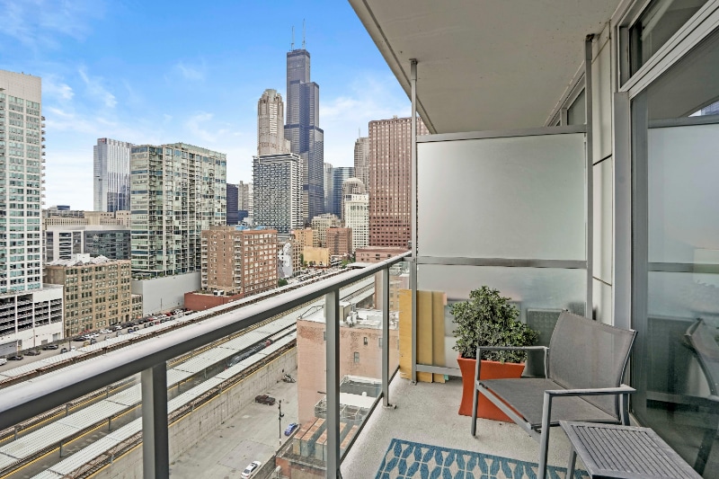 752 S Clark St, Chicago, IL 60605 - photo 1