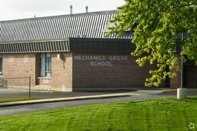Mechanics Grove School is located in Mundelein, IL.