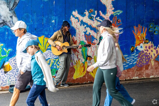 Crest de Ville is a costal community with quick access to many great local beaches.