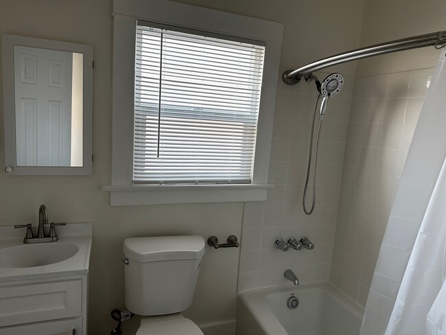 1251 E Appleton St, Long Beach, CA 90802 - photo 4