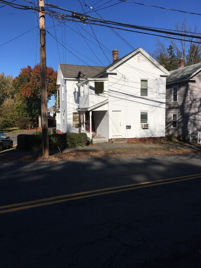 67 King St Unit 2, Westfield, MA 01085