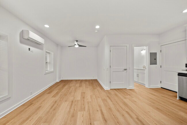 4245 Troost Ave unit 1, Kansas City, MO 64110 - photo 6