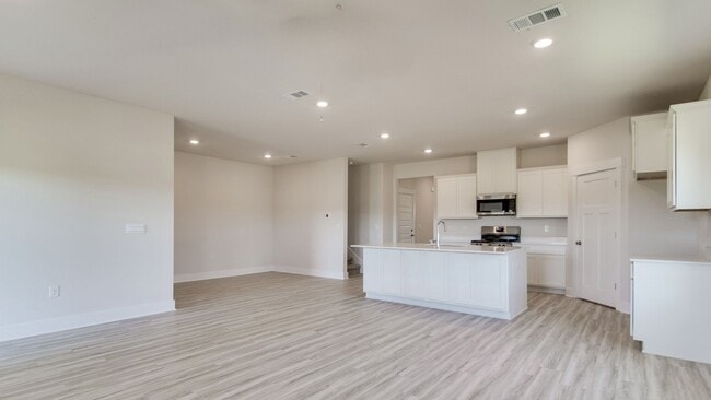 1055 Angie Ln, Hahira, GA - photo 2