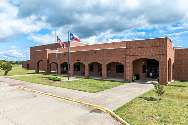 Local students attend Howe High School for grades 9–12.