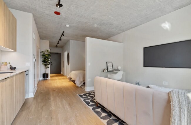 1014 W Van Buren St, Chicago, IL 60607 - photo 3