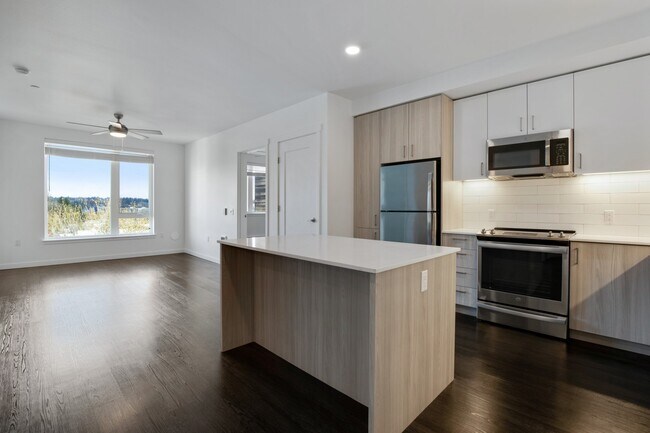 Windsor Totem Lake, Kirkland, WA 98034 - photo 6