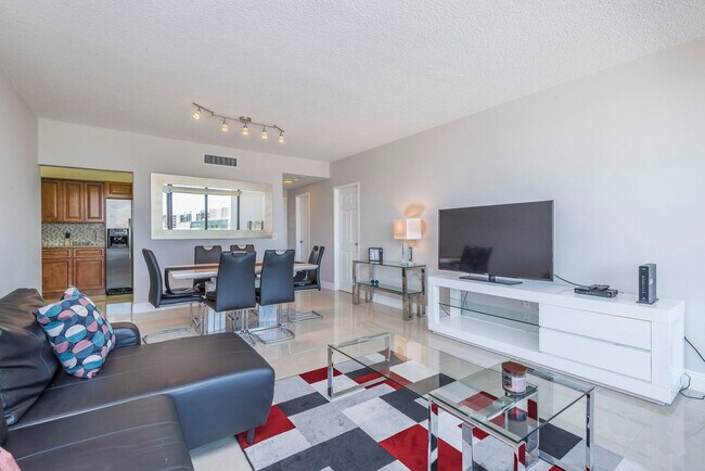 The Alexander Tower unit FL5-ID1049820P, Hollywood, FL 33019 - photo 2