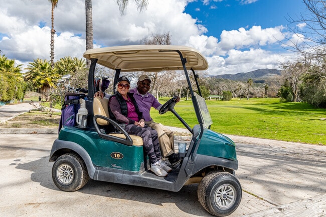 Cottonwood Golf Course offers serene greens and mountain views.