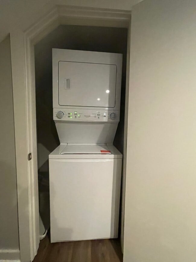 Washer/dryer in unit