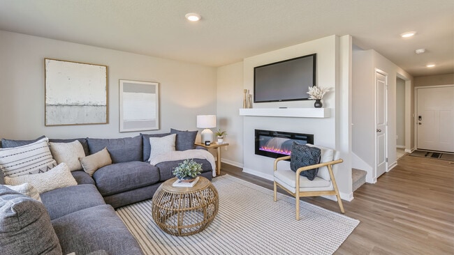 8 Verbena Ln SW, Cedar Rapids, IA 52404 - photo 4