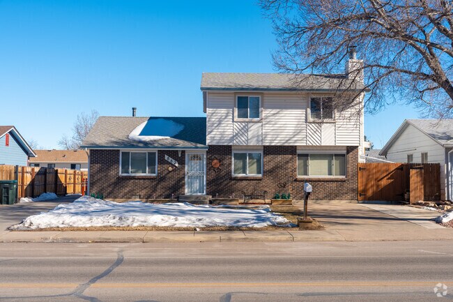 Split level homes are common in Laredo Highline.