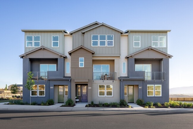 Jasmine at Francis Ranch by Trumark Homes I Dublin, CA I TH Residence 1 Model