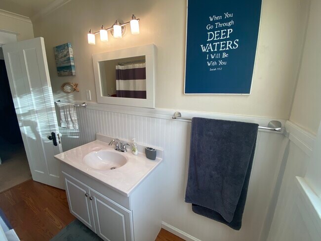 329 E Grandview Ave unit UPPER, Zelienople, PA 16063 - photo 6