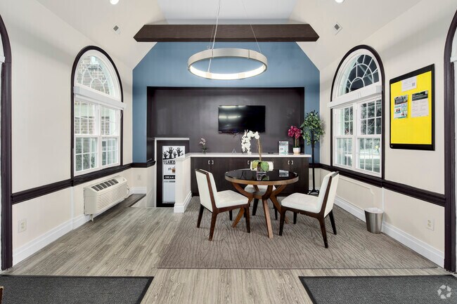 Falkland Chase, Silver Spring, MD 20910 - photo 5