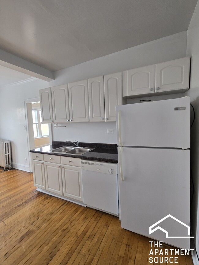 2849 W Berteau Ave Unit 3, Chicago, IL 60618
