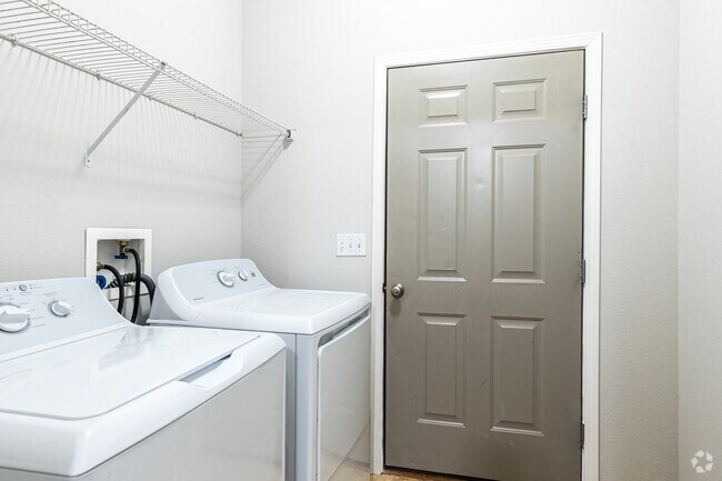 4BR, 3BA - 1813SF