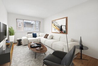 537 W Melrose St, Chicago, IL 60657