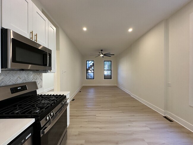 1324 W Ohio St unit J04P, Chicago, IL 60642 - photo 6