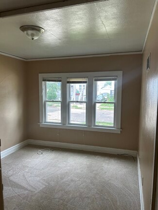 3041 S Hanson Ave Unit Lower unit, Milwaukee, WI 53207