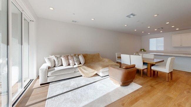 Valencia - Outlook, Valencia, CA 91381 - photo 3