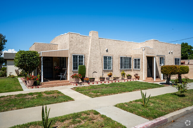 You can find Spanish colonial-style homes in Upper Westside, Long Beach.