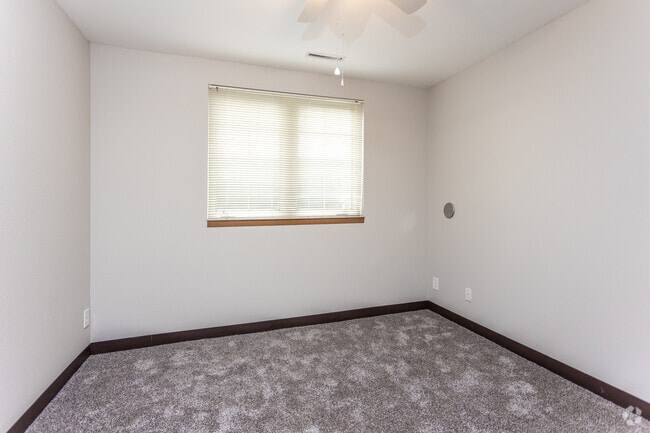 420 S 4th St, Ames, IA 50010 - photo 7