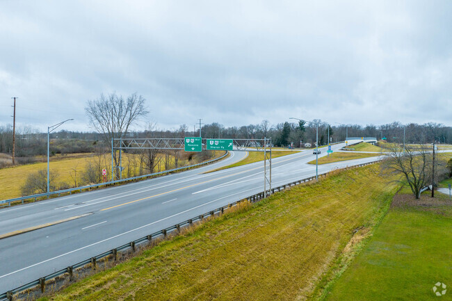 Leavittsburgh offers easy acces to major roads and highways.
