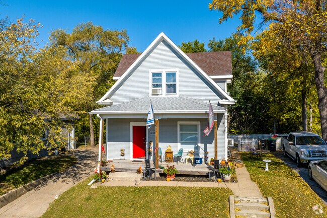 Many original cottages have been maintained and updated across the neighborhood.