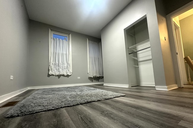 medium size bedroom