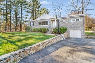 27 Hillcrest Rd, Warren, NJ 07059