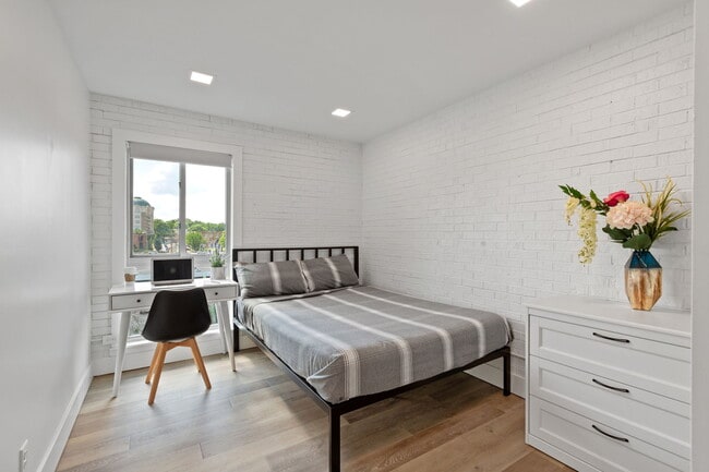 University Square, Saint Louis, MO 63130 - photo 6