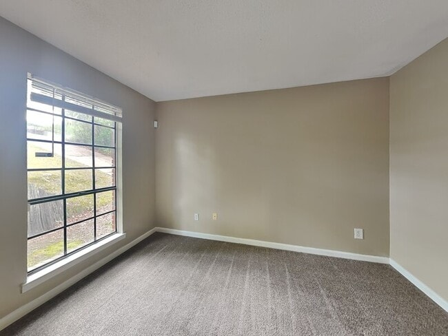 1711 6th Pl Cir NW, Center Point, AL 35215 - photo 2