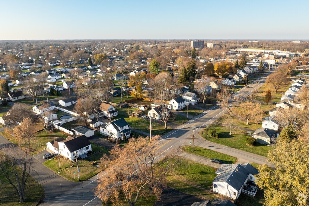 Residents of Gates appreciate their suburban community and nearby amenities.