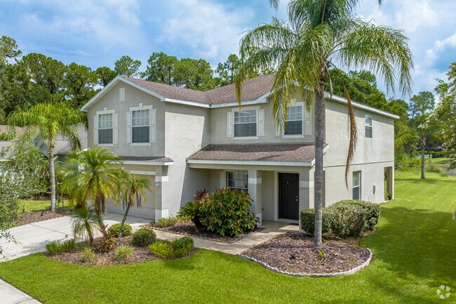 Tucked away in a beautiful natural setting, Fish Hawk Ranch is located in Lithia.