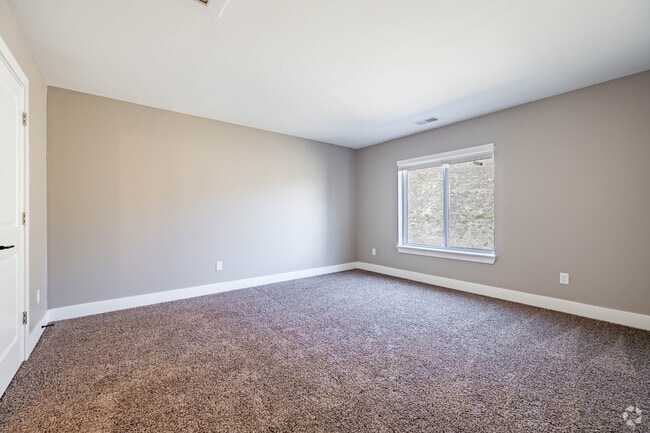 2BR, 2BA - 1,125SF - Primary Bedroom