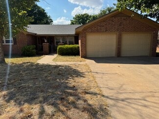 1604 Bangor Ave, Lubbock, TX 79416