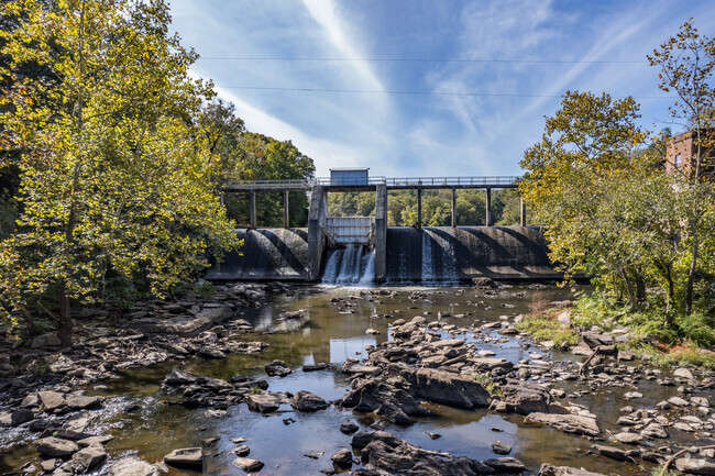 Begin your aquatic adventure at the Occoquan Blueway Trailhead near Lake Jackson.