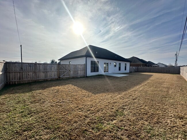 210 Market St, Muscle Shoals, AL 35661 - photo 2