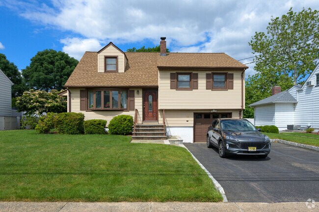 Split-level homes are common throughout New Jersey, and Maple Valley is no exception.