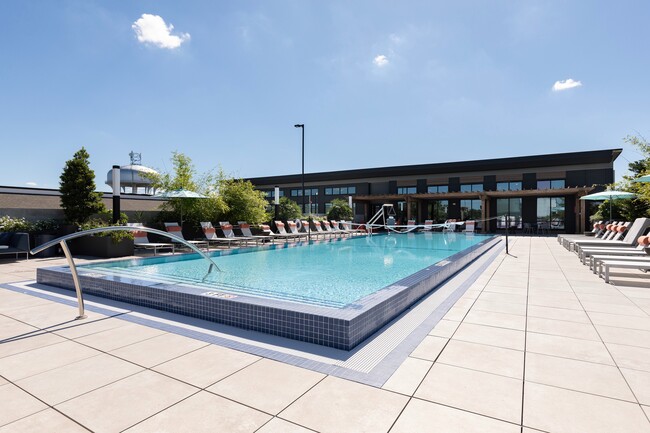 Theory Gainesville, Gainesville, FL 32601 - photo 4