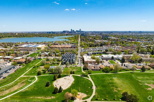 In Edgewood, residents can live comfortably with convenient access to both shops and nature.