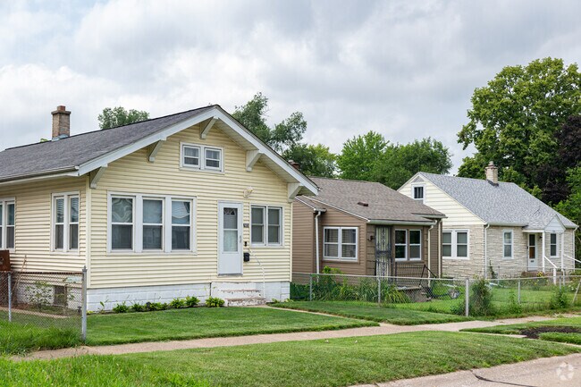 Single and two story bungalows are common in Douglas Park.